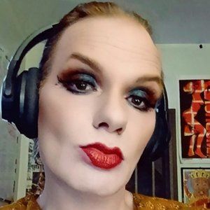 Meet your Posher, Johnny